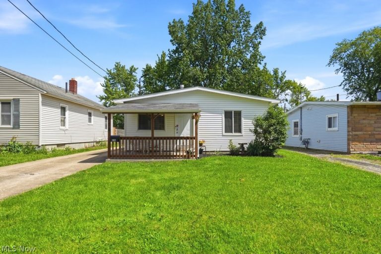 176 Clinton Avenue, Elyria, OH, 44035