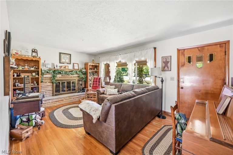 6127 Columbus Road, Louisville, OH - Photo 5