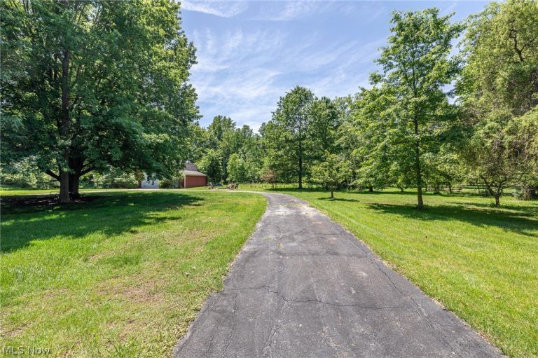 37849 French Creek Road, Avon, OH - Photo 3