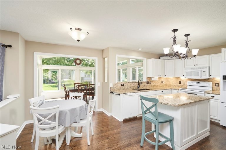 2952 Greenspire Lane, Fairlawn, OH - Photo 4