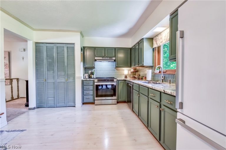 7639 Chillicothe Road, Mentor, OH - Photo 4