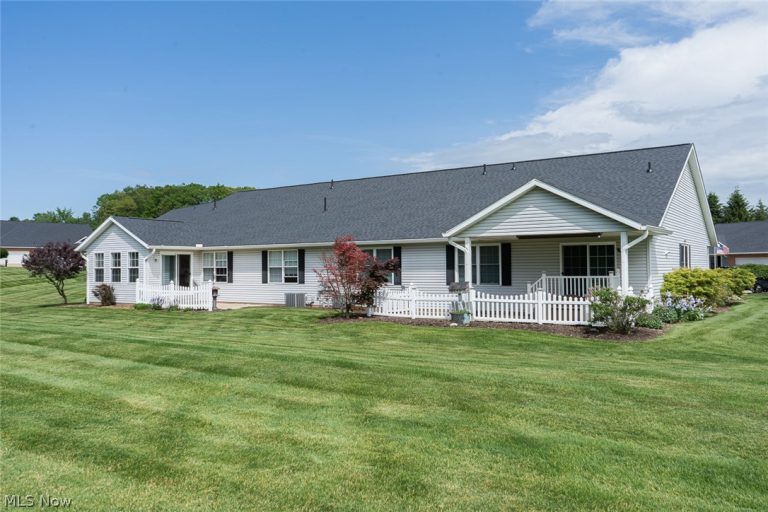 2765 Doral Circle, Massillon, OH - Photo 8