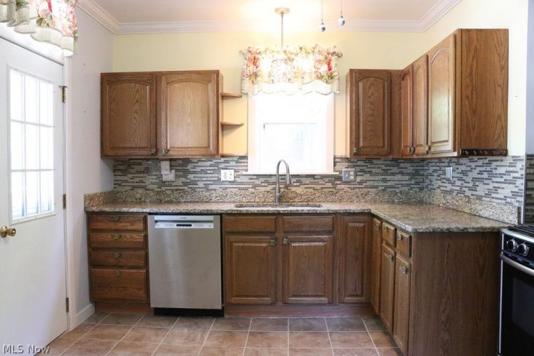 1443 Pleasant Avenue, Wellsburg, WV - Photo 8