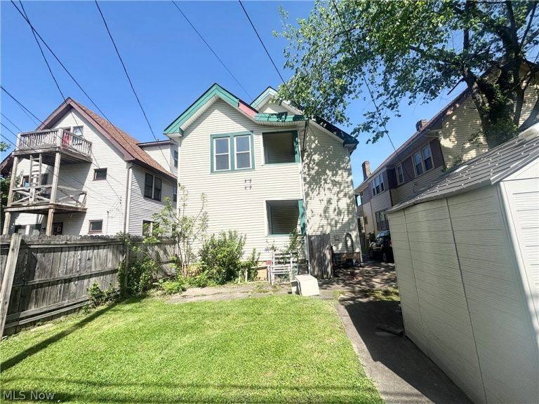 1538 Eddington Road, East Cleveland, OH - Photo 6