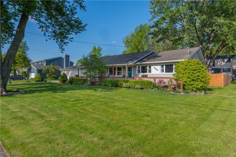 700 Harris Road, Sheffield Lake, OH - Photo 2