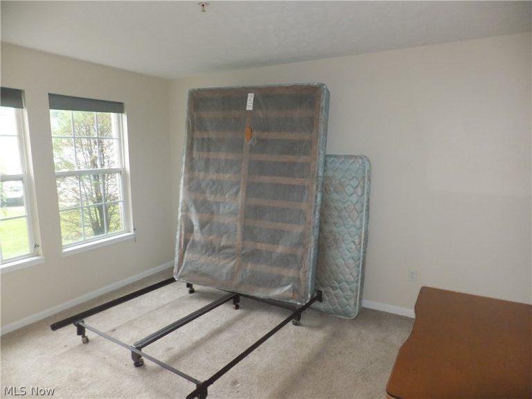 23004 Chandlers Lane #114, Olmsted Falls, OH - Photo 8