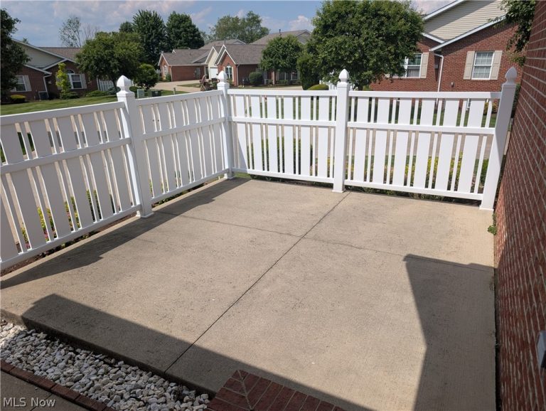 202 Greenbriar Lane, Dalton, OH - Photo 3