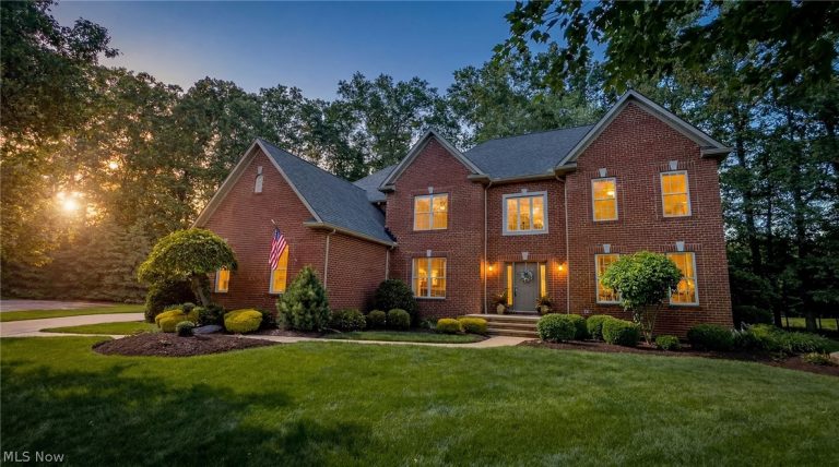 255 Pamilla Circle, Avon Lake, OH, 44012