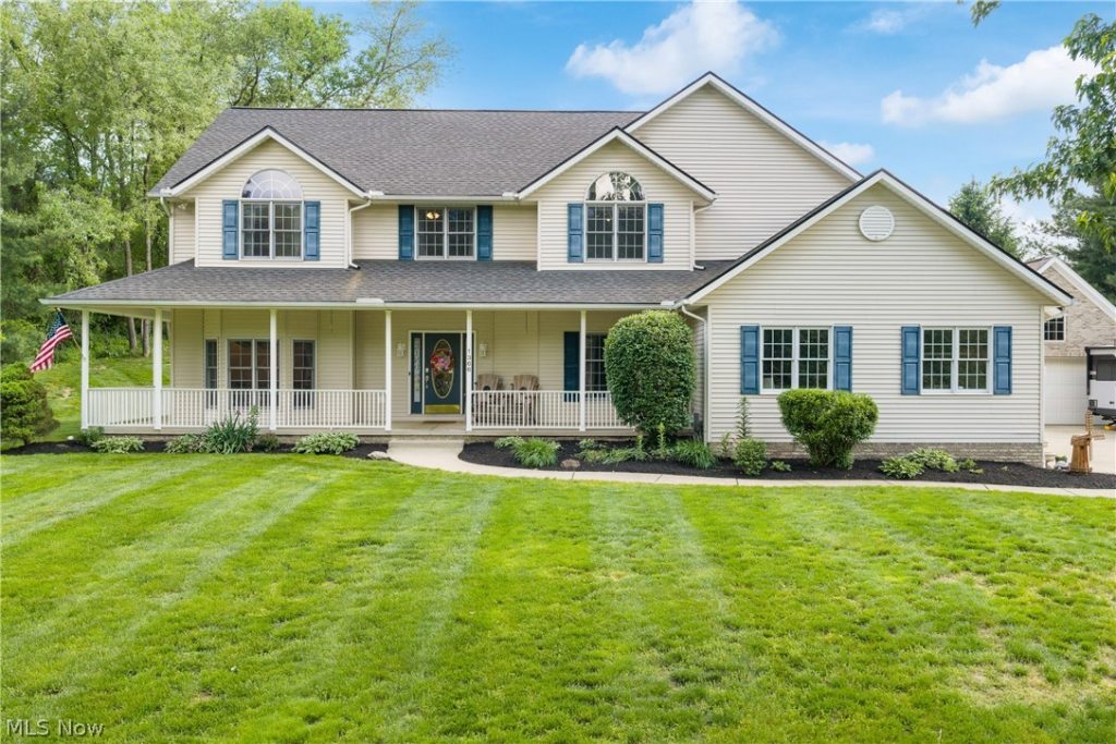 1366 Castalia Drive, New Franklin, OH