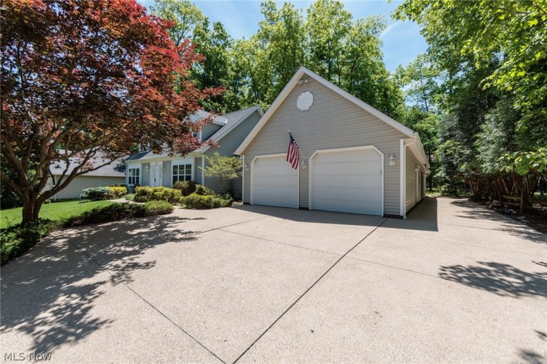 818 Shagbark Trail, Medina, OH - Photo 2