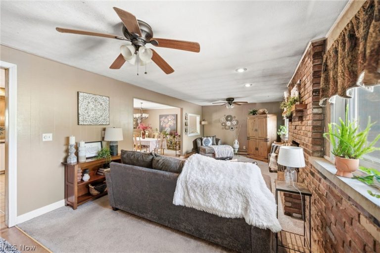 8860 Evergreen Drive, Mentor, OH - Photo 6