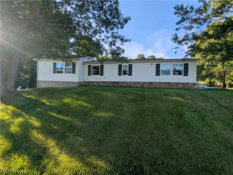 18395 Leatherwood Road, Salesville, OH - Photo 2