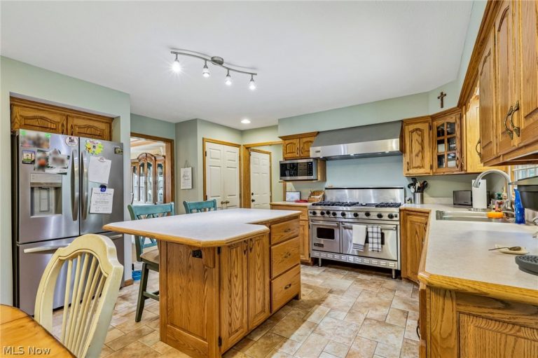 3749 Turnberry Drive, Medina, OH - Photo 8