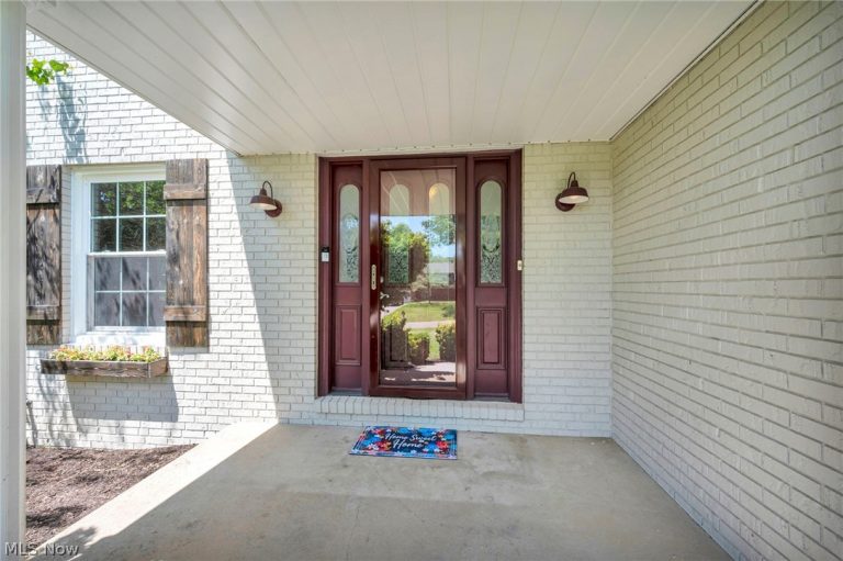 2635 Henrietta Drive, Green, OH - Photo 4