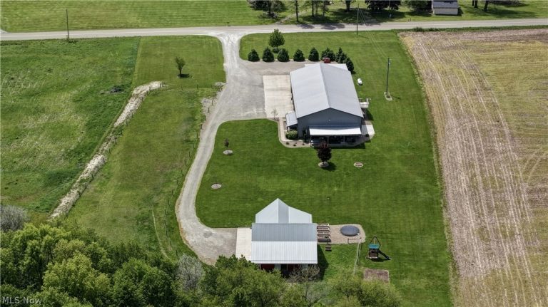 7839 Chestnut Ridge Road, Beach City, OH - Photo 8