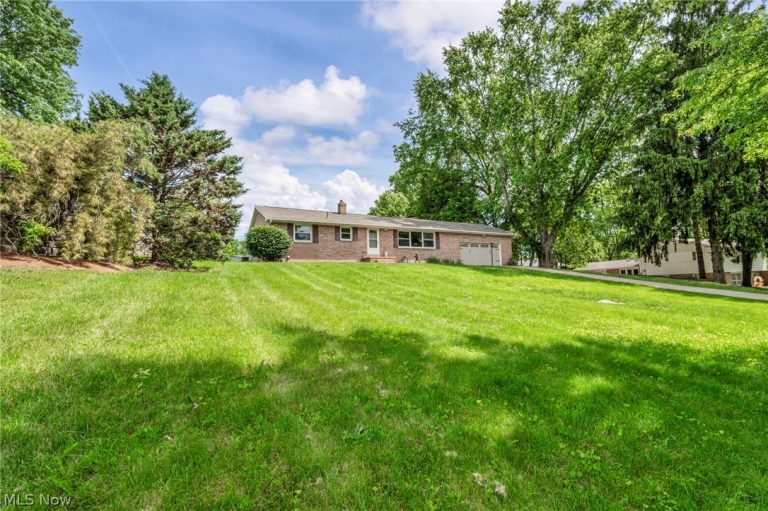 6321 Cardinal Hill, North Canton, OH - Photo 4