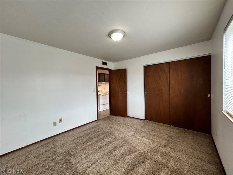 200 36th Street #18, Shadyside, OH - Photo 2