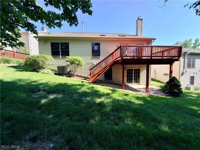 8304 Washington Avenue, North Royalton, OH - Photo 4