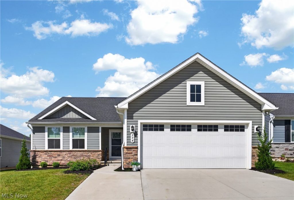 994 Sunrise Way, Akron, OH