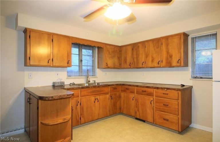 617 Robinson Avenue, Barberton, OH - Photo 8