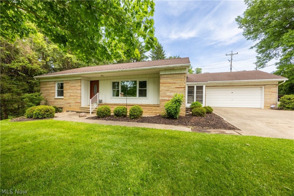 32 Lakeview Drive, Millersburg, OH