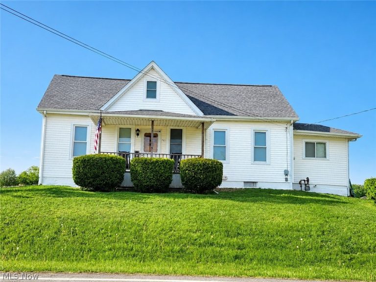 8942 Edison Street, Louisville, OH, 44641