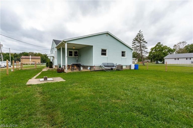 41386 Schadden Road, Elyria, OH - Photo 4