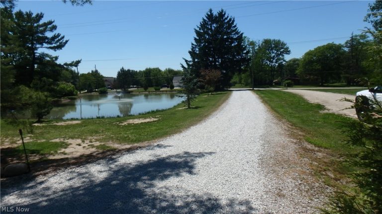 2075 Substation Road, Brunswick Hills, OH - Photo 6