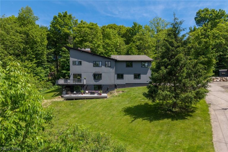 10640 Butternut Road, Chesterland, OH - Photo 4