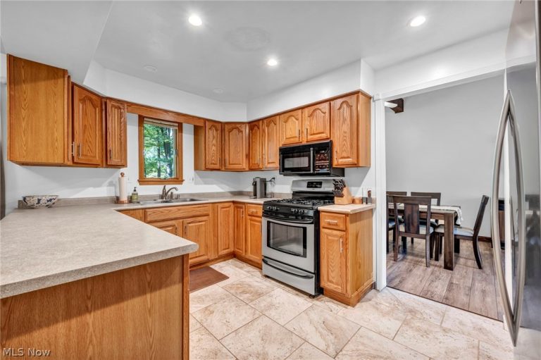 27020 Sleepy Hollow Drive, Westlake, OH - Photo 4