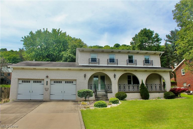 339 Country Club Boulevard, Weirton, WV, 26062