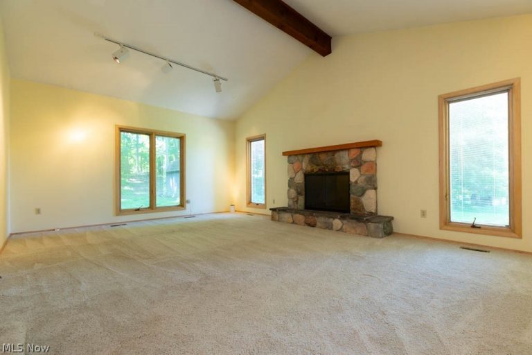 7360 Ledgewood Drive, Kirtland, OH - Photo 2