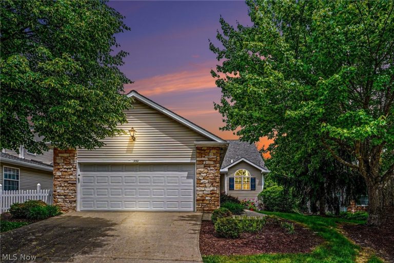 959 Grand View Lane, Aurora, OH, 44202