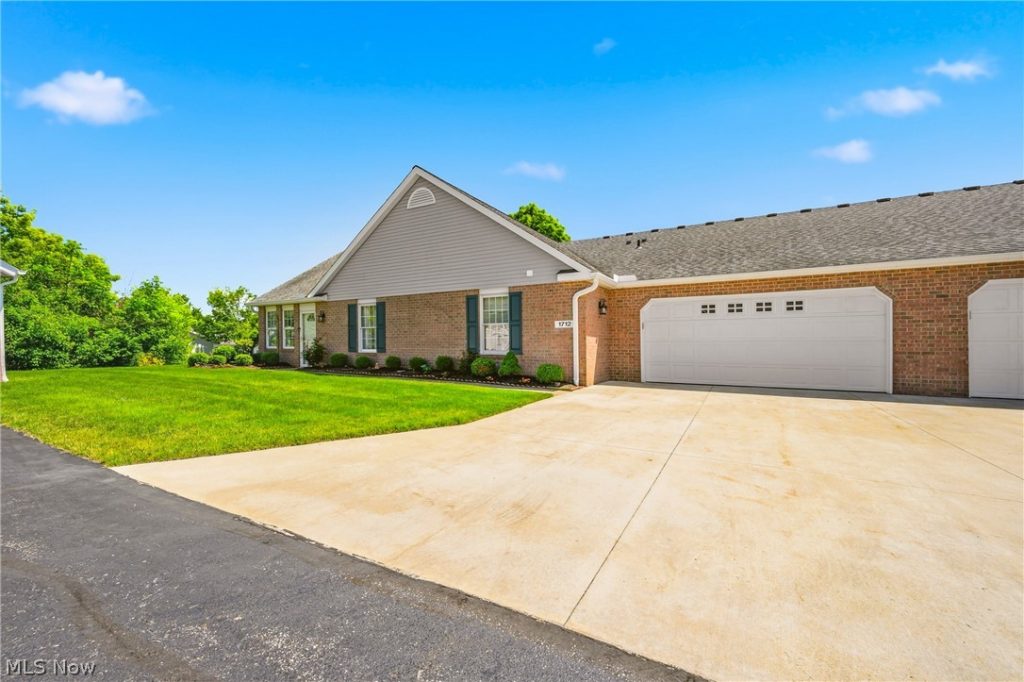 1712 Sonora Street, Uniontown, OH