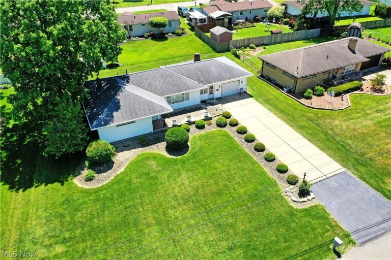 26 Potomac Avenue, Niles, OH - Photo 3