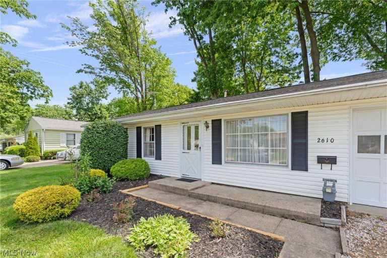 2610 Center Avenue, Alliance, OH - Photo 3