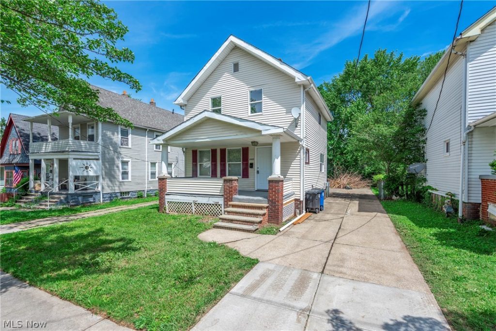 8005 Vineyard Avenue, Cleveland, OH