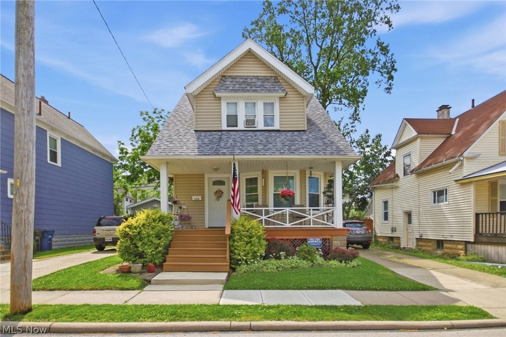 1554 Olivewood Avenue, Lakewood, OH