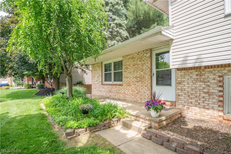 7819 Aramis Street, Massillon, OH - Photo 3
