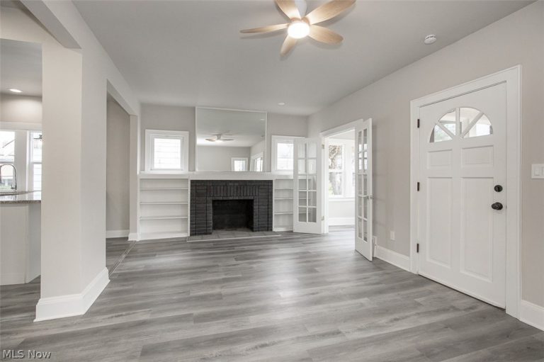 4940 106th Street, Garfield Heights, OH - Photo 2