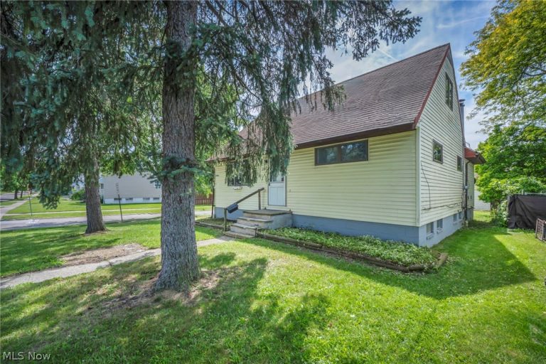 297 Paul Street, Bedford, OH - Photo 3