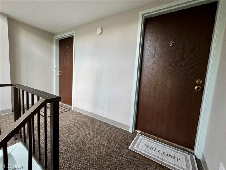 6895 Carriage Hill Drive, Brecksville, OH - Photo 6