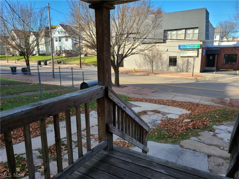 564 Carroll Street, Akron, OH - Photo 2