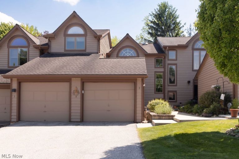 3 Hanover Lane, Beachwood, OH - Photo 2