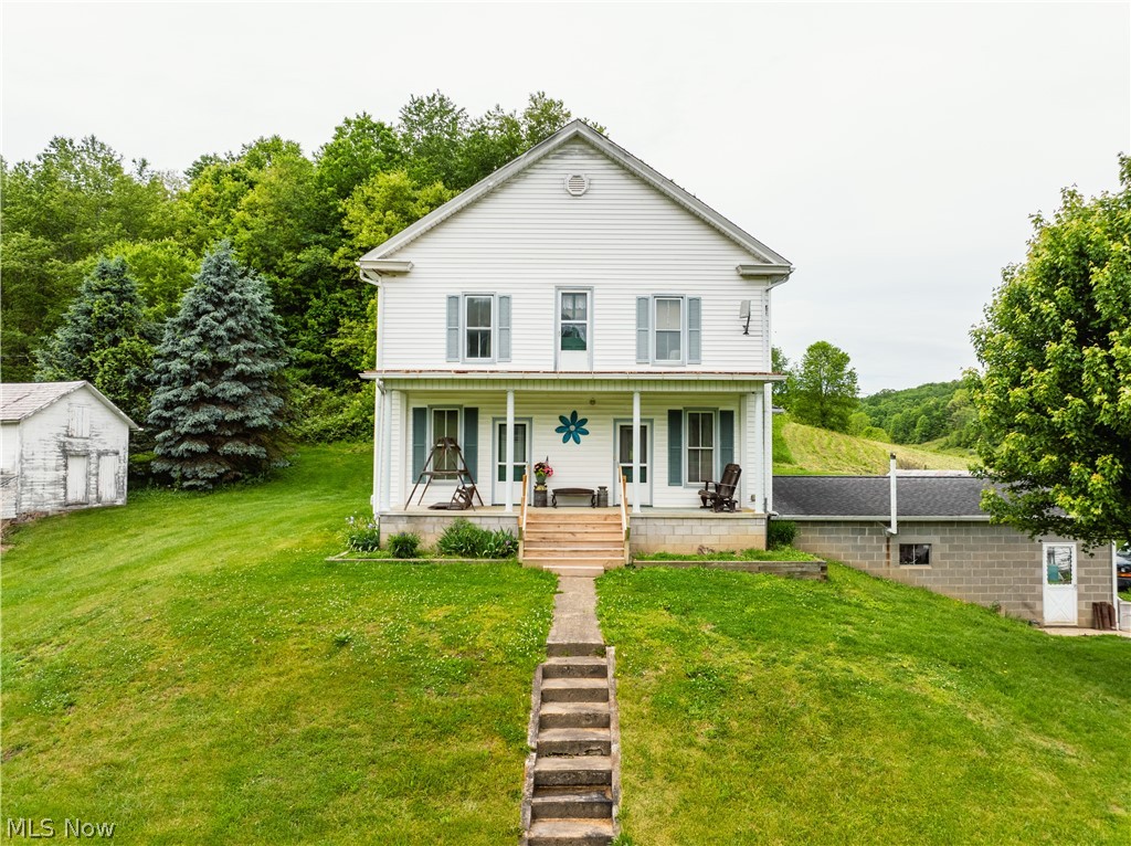 6587 Barkley Road, Uhrichsville, OH
