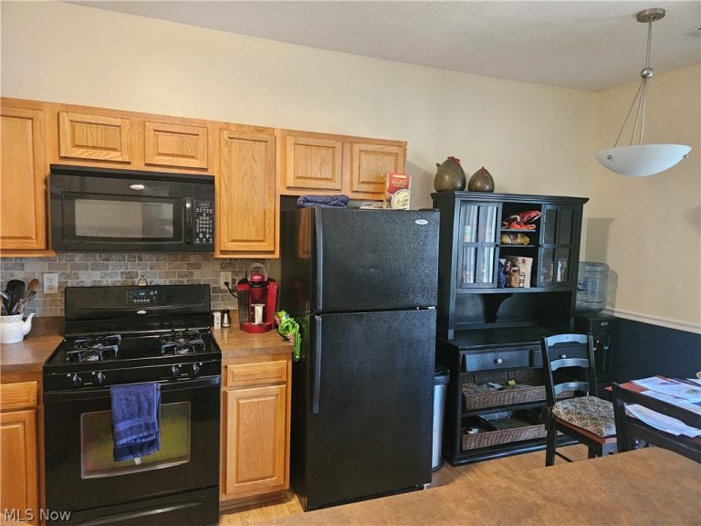 718 Aqua Marine Boulevard, Avon Lake, OH - Photo 5