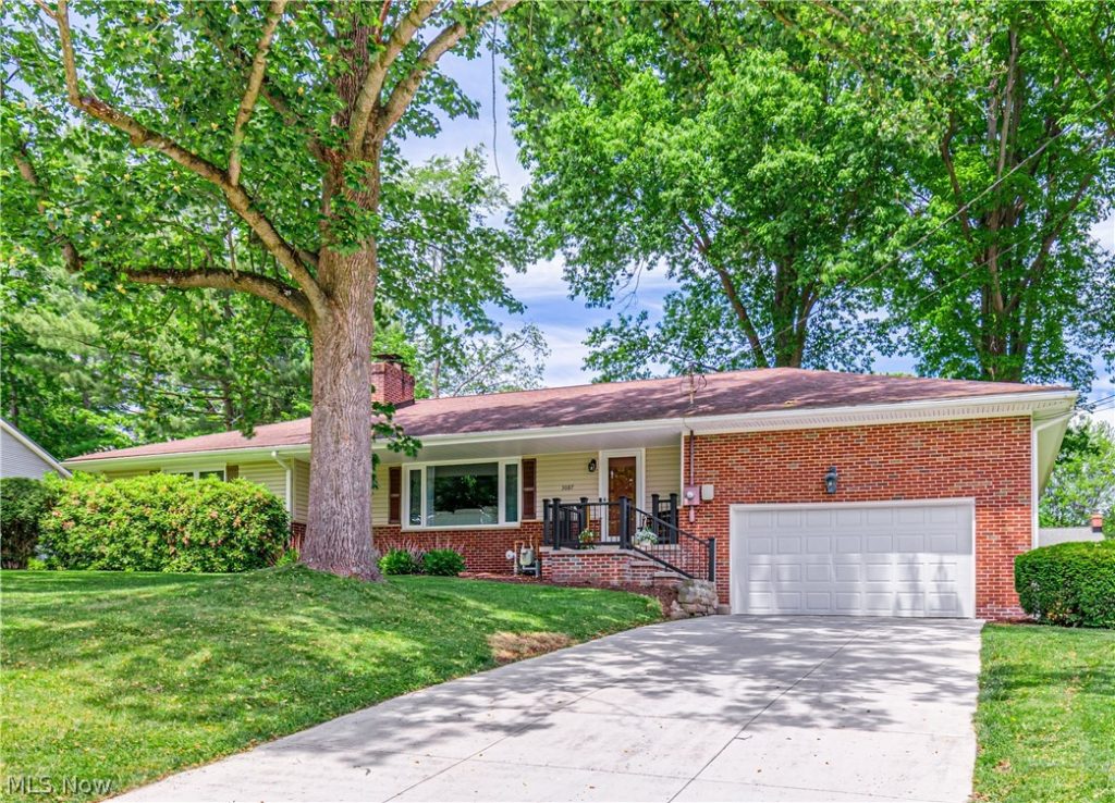 3087 Stanley Road, Fairlawn, OH