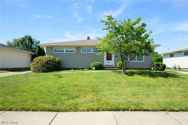 651 Parkleigh Drive, Seven Hills, OH, 44131