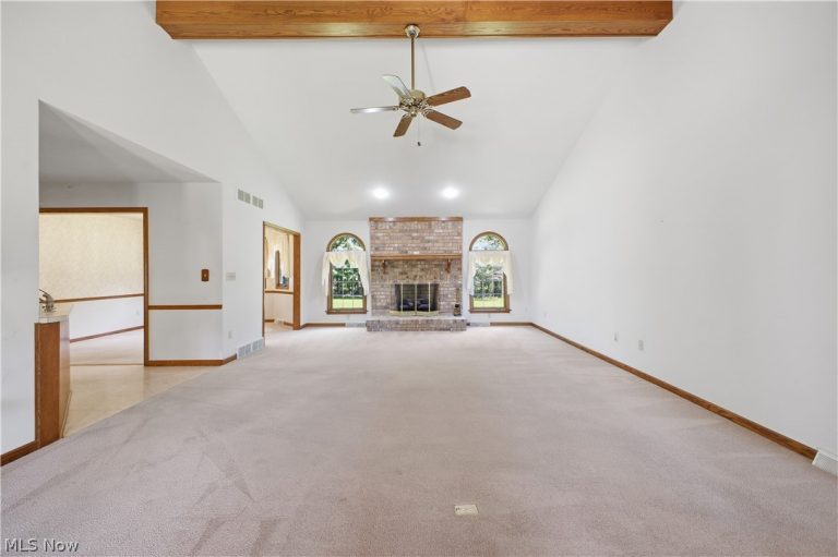 204 Colonial Drive, Canfield, OH - Photo 4