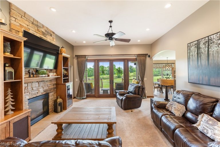5850 Quarry Lake Drive, East Canton, OH - Photo 6